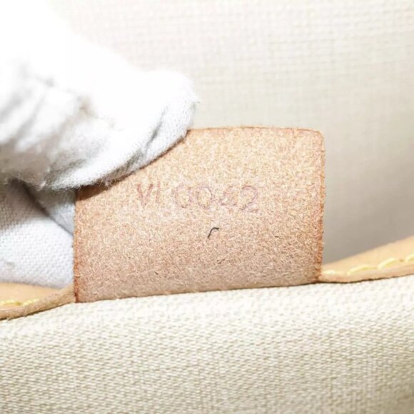 LOUIS VUITTON Monogram Excursion Hand Bag - Picture 13 of 15